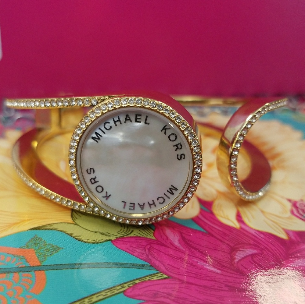 Michael Kors Activity Tracker. **New IN box**